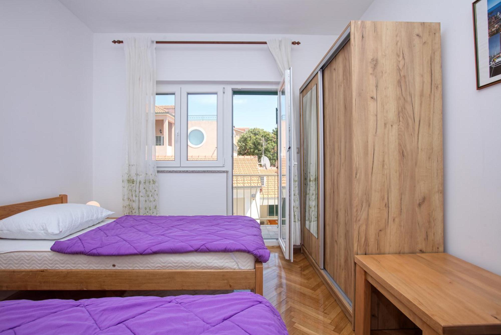 Family Friendly Seaside Apartments Brodarica, Sibenik - 4833 Бродарика Стая снимка