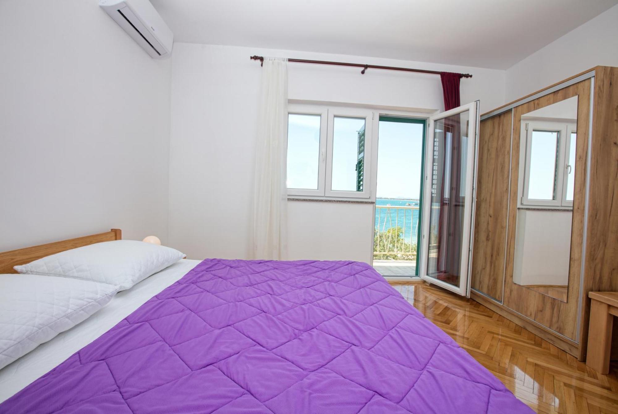 Family Friendly Seaside Apartments Brodarica, Sibenik - 4833 Бродарика Стая снимка