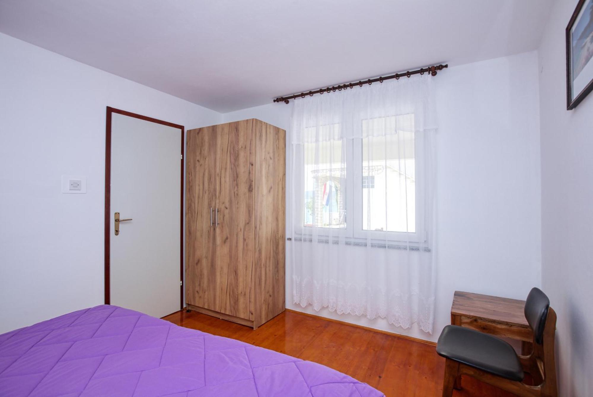 Family Friendly Seaside Apartments Brodarica, Sibenik - 4833 Бродарика Стая снимка