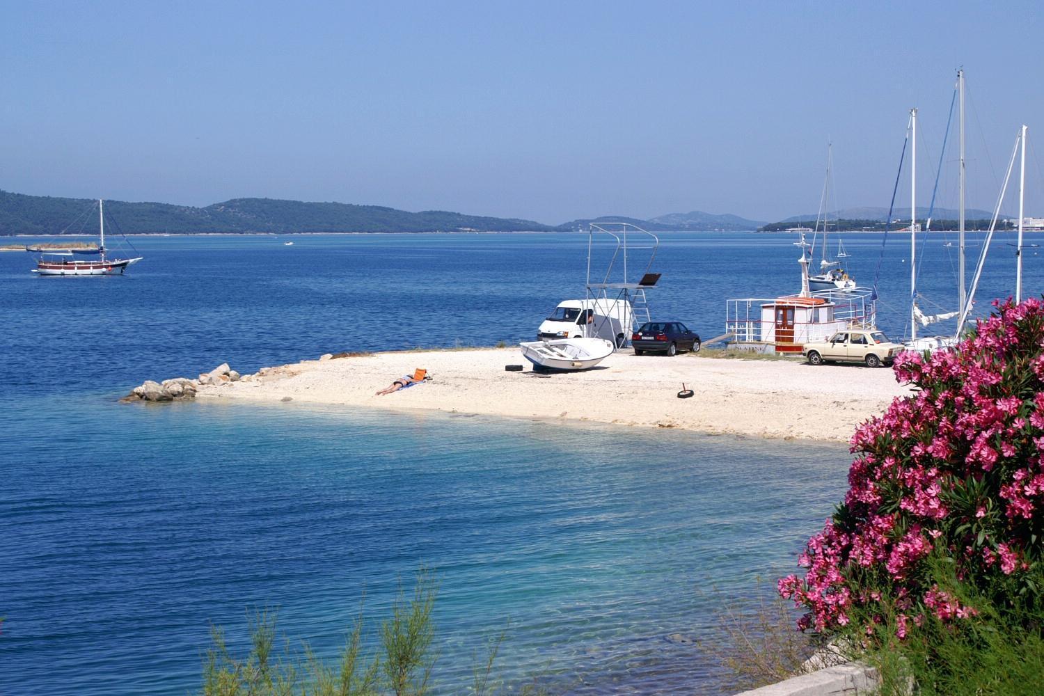 Family Friendly Seaside Apartments Brodarica, Sibenik - 4833 Бродарика Екстериор снимка