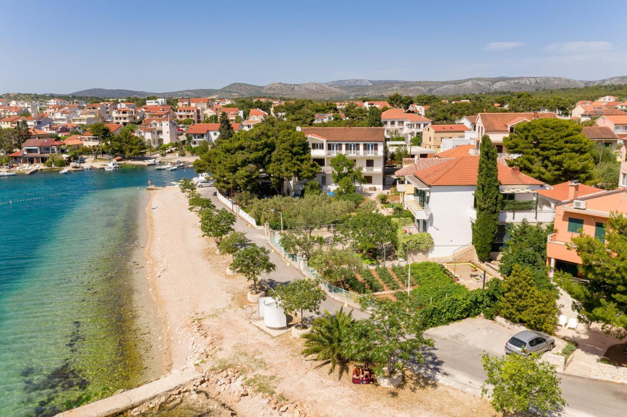 Family Friendly Seaside Apartments Brodarica, Sibenik - 4833 Бродарика Екстериор снимка