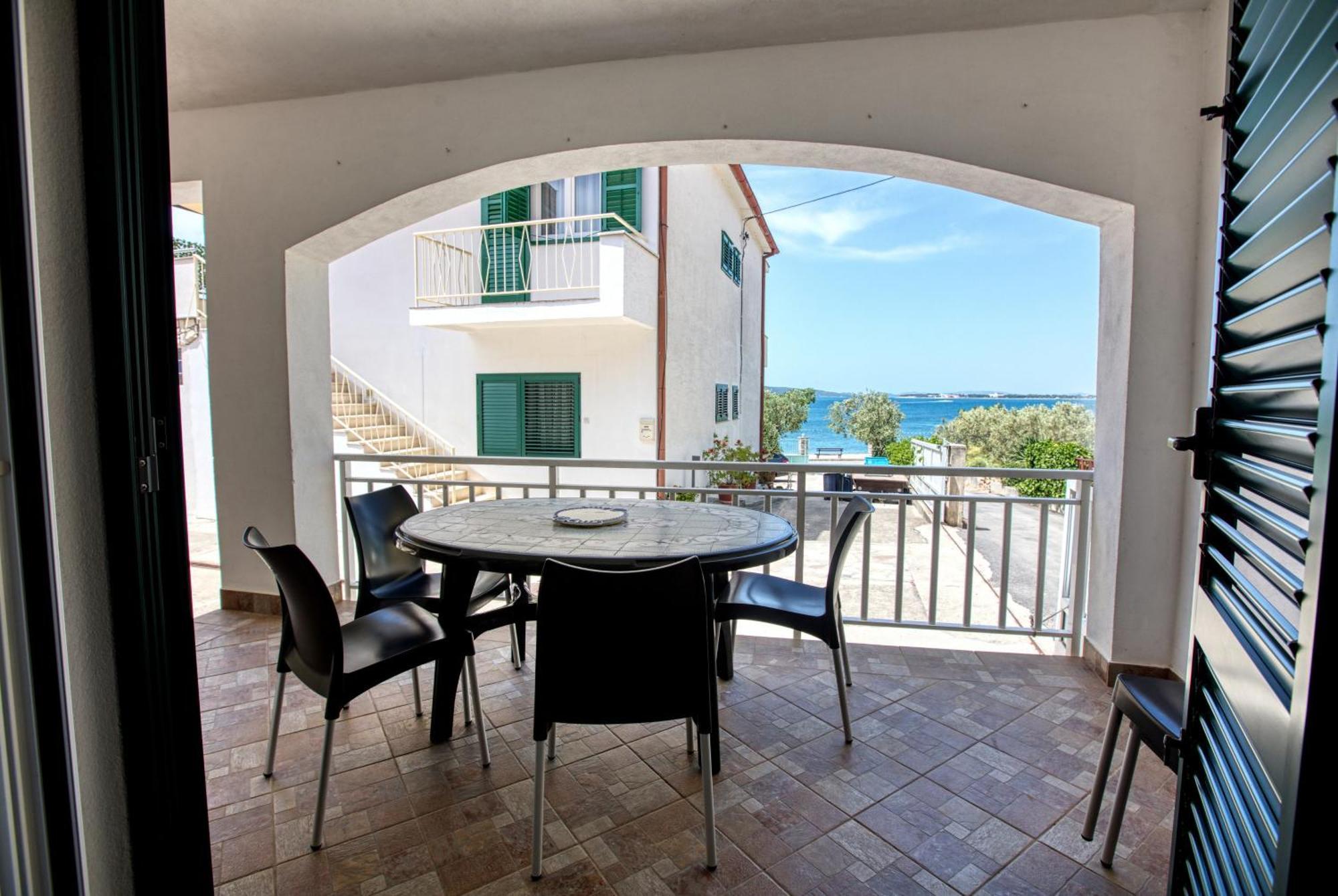 Family Friendly Seaside Apartments Brodarica, Sibenik - 4833 Бродарика Екстериор снимка