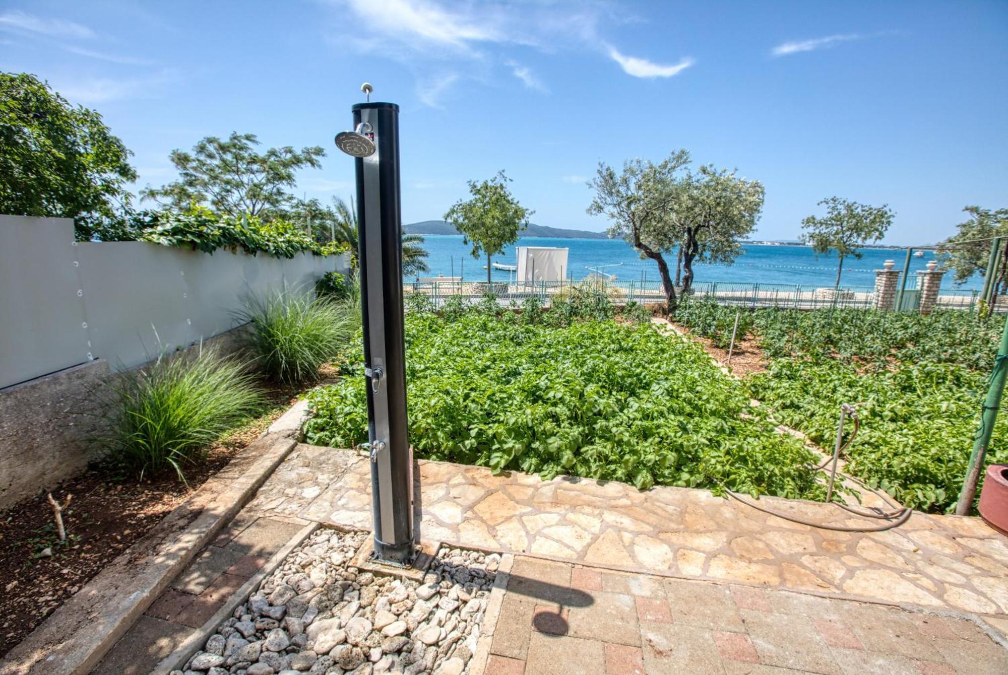 Family Friendly Seaside Apartments Brodarica, Sibenik - 4833 Бродарика Екстериор снимка