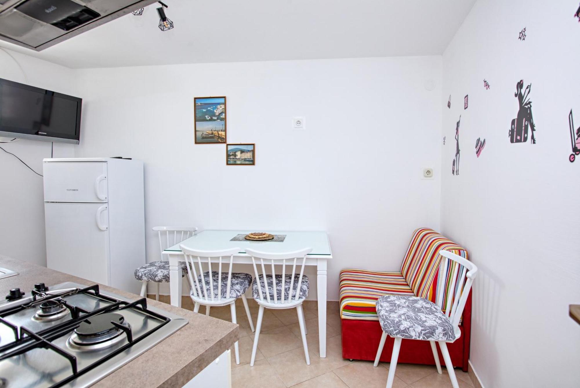 Family Friendly Seaside Apartments Brodarica, Sibenik - 4833 Бродарика Екстериор снимка