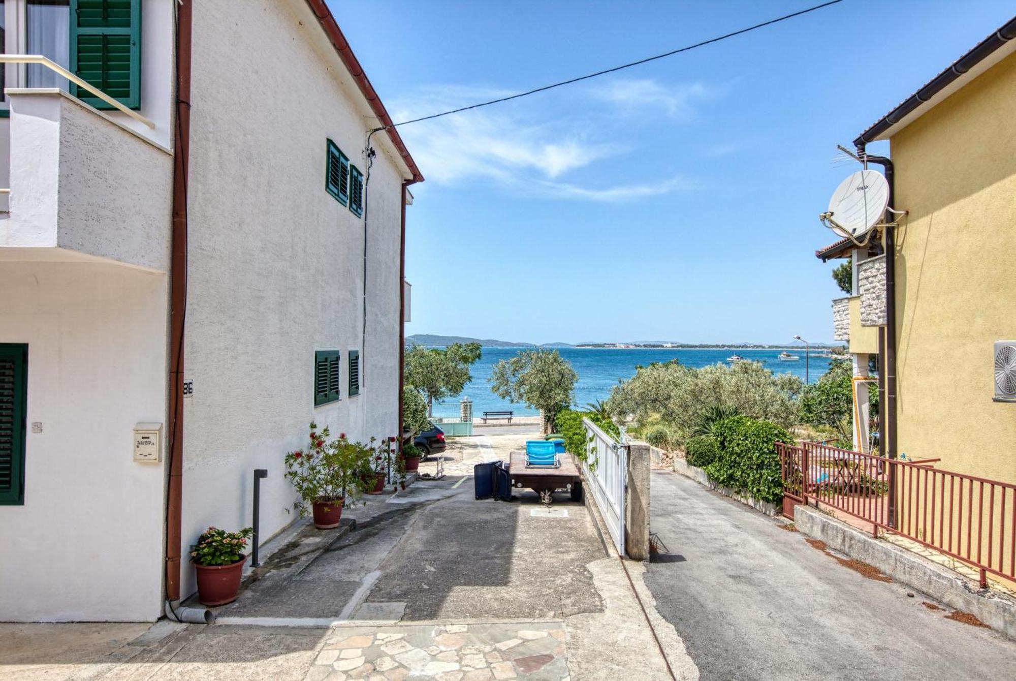 Family Friendly Seaside Apartments Brodarica, Sibenik - 4833 Бродарика Екстериор снимка