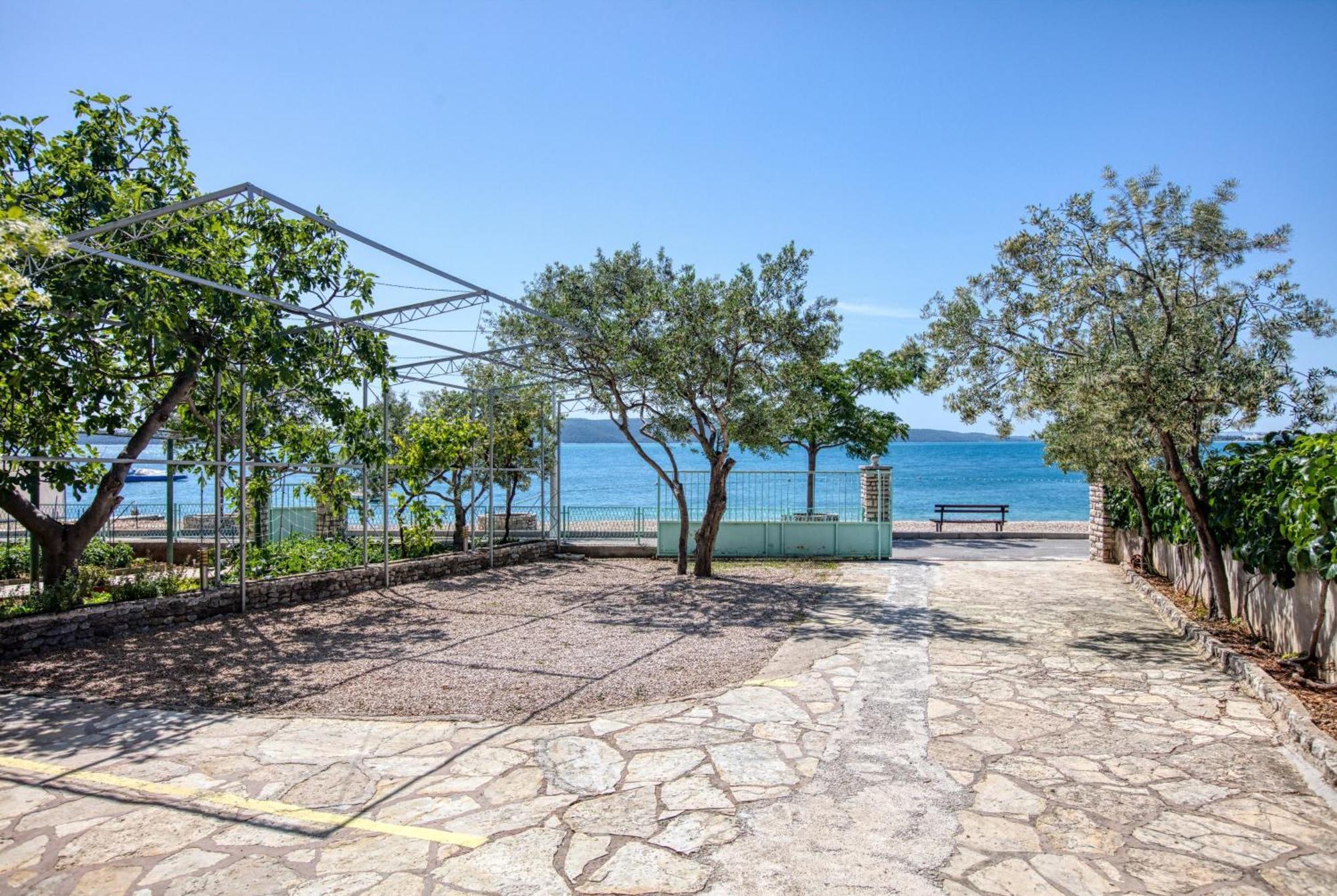 Family Friendly Seaside Apartments Brodarica, Sibenik - 4833 Бродарика Екстериор снимка